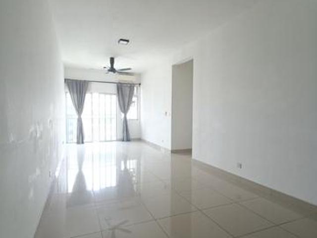 Meridin Bayvue Masai Partly Renovated High Floor 1CP