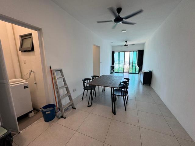 Meritus Residence Unfurnished Middle Floor for Rent