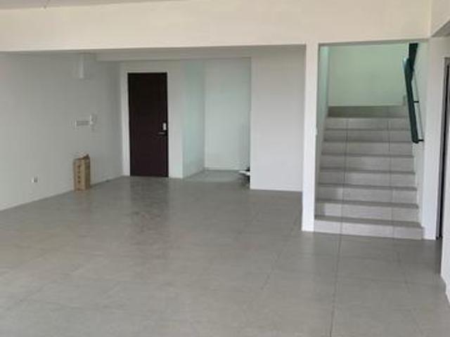 Meritus Residensi 1900 sqft Duplex Penthouse with Terrace