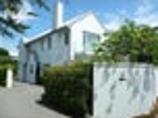 Merivale, 4 bedrooms, $940 pw