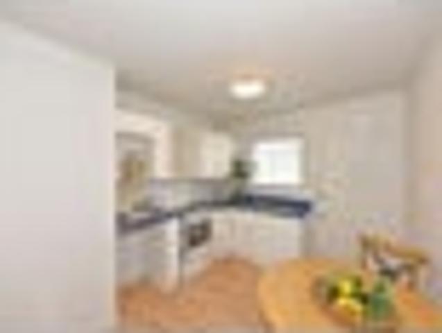 Merivale, 2 bedrooms, $560 pw