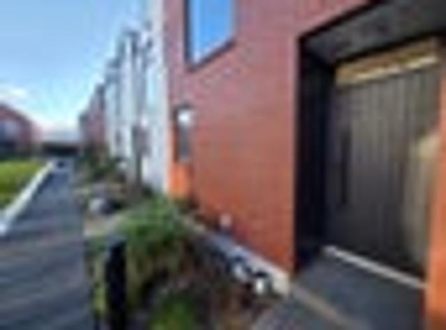 Merivale, 2 bedrooms, $560 pw