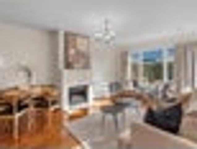 Merivale, 2 bedrooms, $520 pw