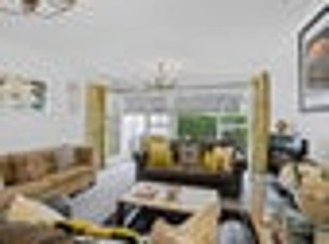 Merivale, 2 bedrooms, $535 pw