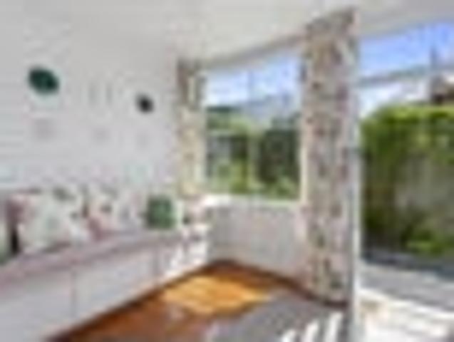 Merivale, 3 bedrooms, $850 pw