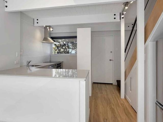 MERIVALE TWO BEDROOM TOWNHOUSE + ATTIC ROOM, OFF STREET CARPARK