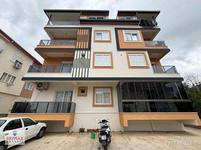 MERKEAZI KONUMDA CAM BALKONLU GENİŞ 1+1 SATILIK DAİRE