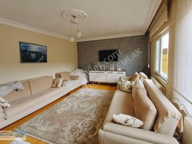Merkez Emlâk Armağan'dan 3+1 4.kat 136 M² İçi Yapılı Daire