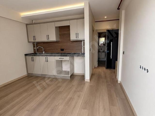 MERKEZ EMLAK'DAN HAVAALANINA 3 KM MESAFEDE 1+1 LÜX DAİRE