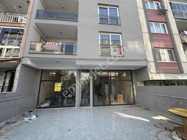 Merkez Efendi Cadde Üzerinde Sıfır 40 M2 Dükkan