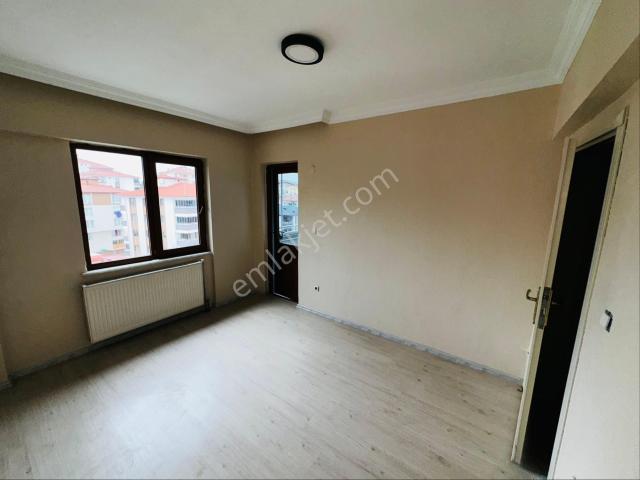 Merkez Esentepe Kiralık 3+1 Daire Evebeyn Banyolu