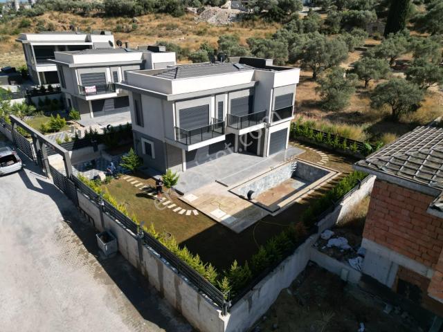 Merkezı Konumda özel Havuz/otopark 550 M2 Bahçe yeni ultra Lüx akıllı Ev Tamamı Müstakil