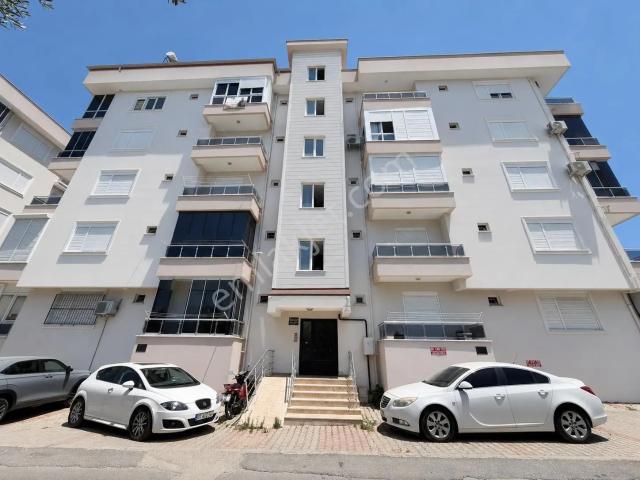 ! Merkez Mahallesin'de Full Krediye Uygun 3+1 Satılık Daire !