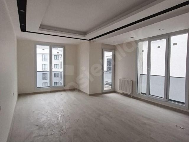 MERKEZDE 4+2 SIFIR DUBLEKS METROBÜSE 2 DK 2 AYRI GİRİŞLİ 180m