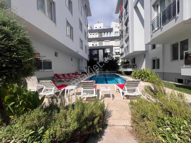 Merkezde 1+1 Full Eşyalı Satılık Havuzlu Sitede Daire