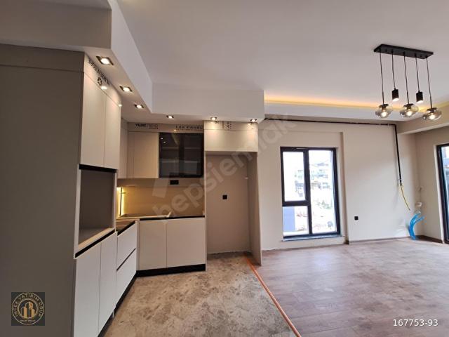 MERKEZDE 1.SINIF İŞÇİLİK GENİŞ M2 KAT VE CEPHE SEÇ 1+1 DAİRELER