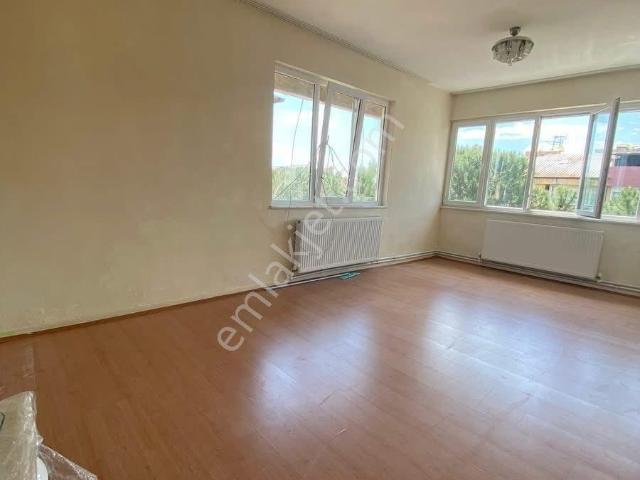 Merkezde 260 Evlerde Kiralık 3+1