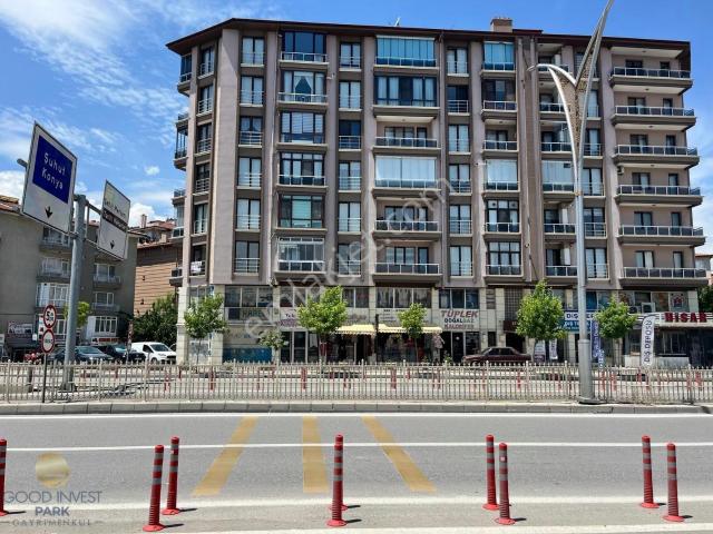 Merkezde Cumhuriyet Mh Önü Kapanmaz Manzaralı Ara Kat Geniş 4+1