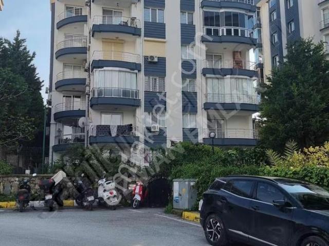 Merkezde Havuzlu Sitede Önü Açık Ferah 3+1 Ayrı Mutfaklı