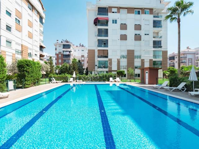 Merkezde Lüks Sitede Katta Çok Geniş Ebeveyn Banyolu 2+1