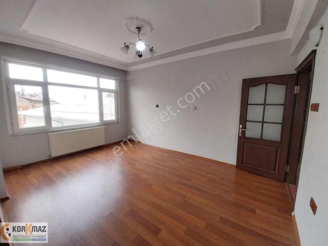 Merkezde Orta Cami Karşısında 3+1 Kiralık Daire