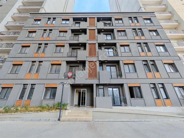 Merkezi Konum Beş Katlı Site [135m2] Geniş 2+1 Kiralık Daire