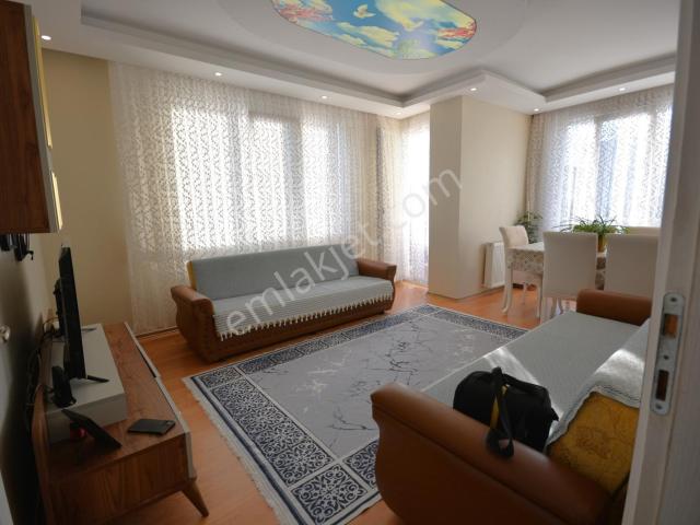 Acil Satılık 125 M2 Çift Balkonlu Sığınaklı 3+1 Ara Kat Daire