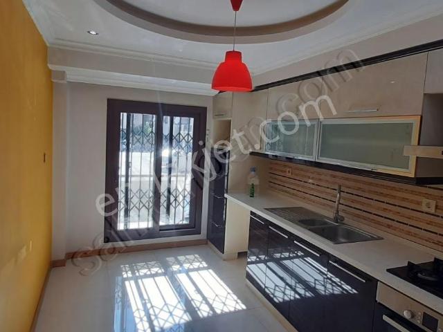 Merkezi Konumda 12 Yıllık Binada 3+1 Kiralık Daire