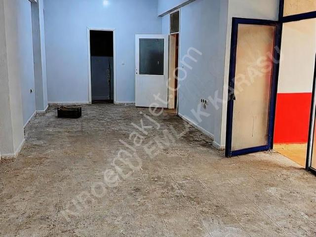 Merkezi Konumda 2 Odalı Satılık Dükkan | Karasu!