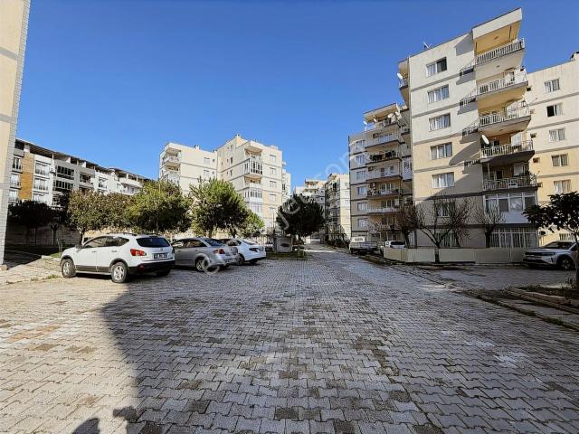 Merkezi Konumda 3+1,115 M² Ara Kat Eşyalı / Eşyasız
