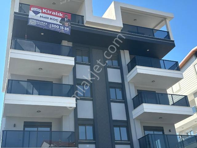Merkezi Konumda Ayrıcalıklı Yaşam | Havuzlu Sitede Sıfır 1+1