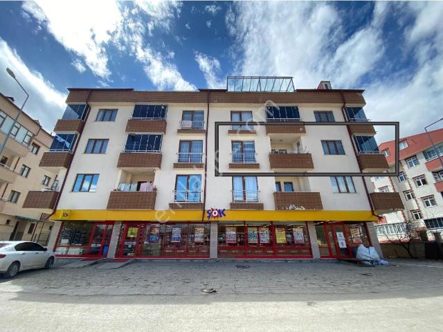 Merkezi Konumda Geniş Ve Kullanışlı Satılık 3+1 Daire