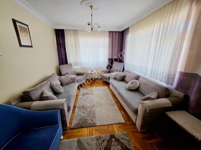 Merkezi Konumda Ful Ev Eşyalı Kiralık Daire