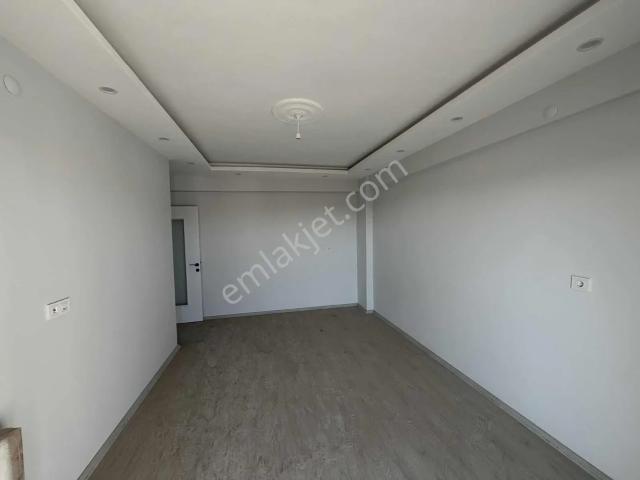 Merkezi Konumda Kiralık 90 M2 Arakat Kapalı Mutfak 2+1 Daire