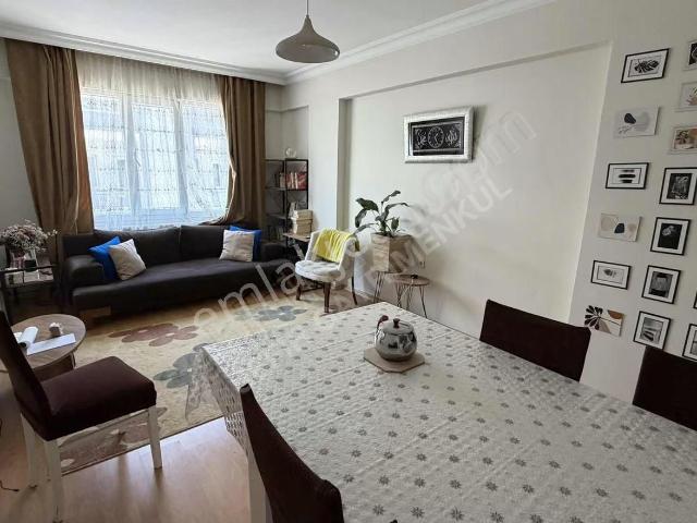 Merkezi Konumda Kredi Problemi Olmayan K.mutfak 130 M2 3+1 Daire