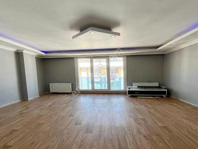 Merkezi Konumda Hastaneye Okula Parka Yakın 1+1 Kiralık Daire