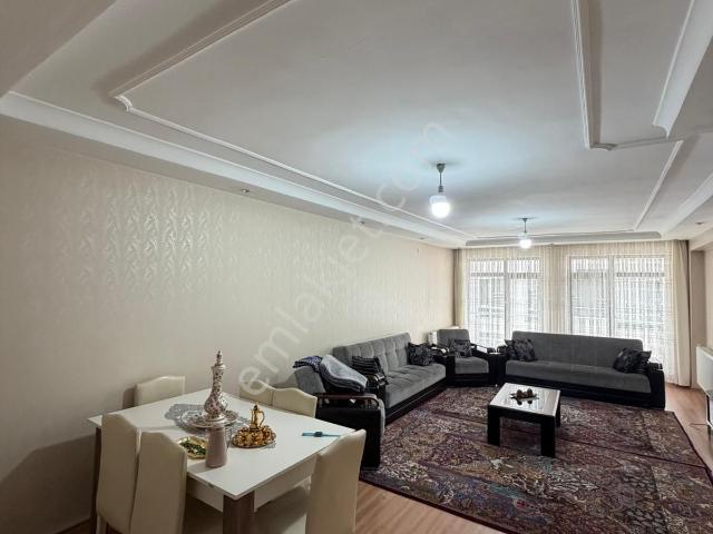 Merkezi Konumda Satılık 4+1 Daire