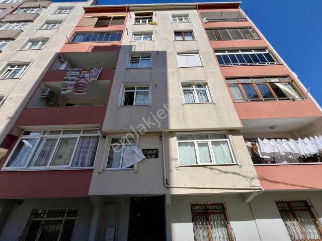 Merkezi Konumda Satılık Balkonlu 3+1 Daire 19 M2 Arsa Payı