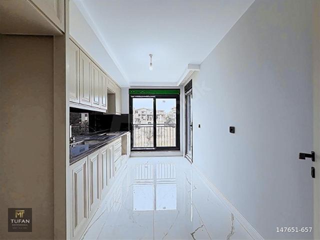MERKEZİ KONUMDA SATILIK DEV GİBİ 2+1 AYRI MUTFAK SON 2 DAİRE