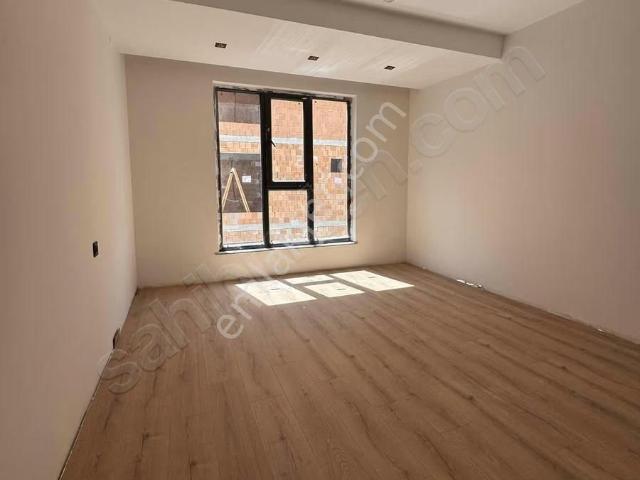 Merkezi Konumda Site İçerisinde Yerden Isıtlamalı Sıfır 2+0
