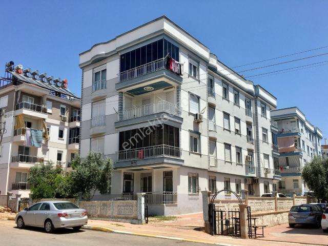 Merkezi Konumda! Ünsal'da Sur Cadde Servis Hattında Geniş 3+1