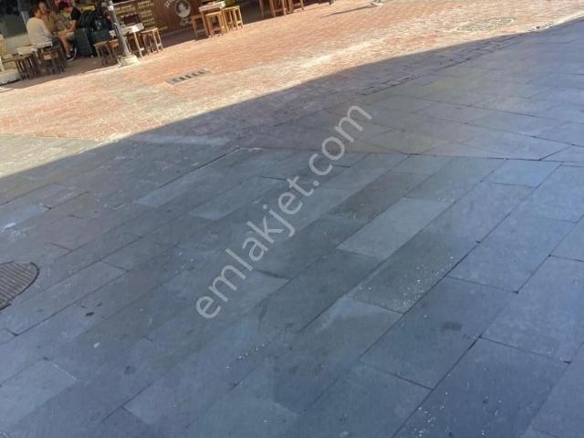 Merkezi Konumda Yüksek Kira Getirili 203 M² Dükkan