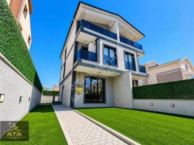 ꧂merkezin İçinde ミ Alt Yapılı Kombili Eksizsiz Hazır Villa. !