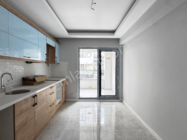 Merkzi Konumda Sıfır Asansörlü 90 M2 2+1 Daire