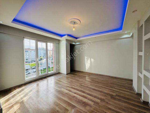 Merpa Emlak'tan Bağlık Mah'de Avm.'ler Bölgesinde Kiralık 2+1