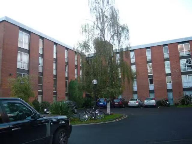 Merrion Court, Ailesbury Road, Ballsbridge, Dublin 4 is for rent