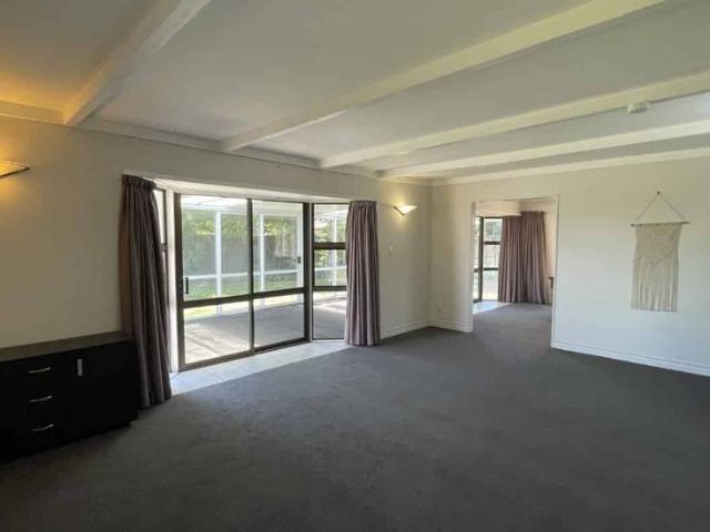 Merrilands 5 Bedrooms