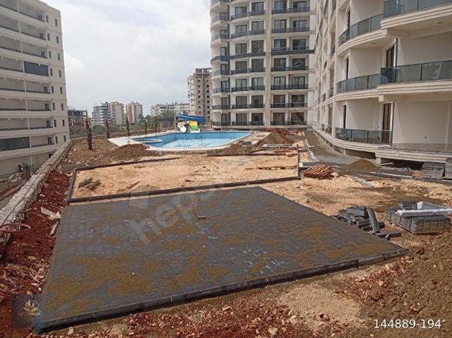 MERSİN AYAŞ 'TA SATILIK 2+1 DAİRE DEMİZE YAKIN HAVUZLU