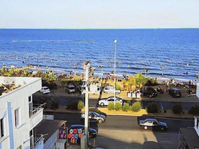 MERSİN AYAŞ YEMİŞKUMU DENİZE SIFIR SATILIK EŞYALI 1+1 YAZLIK