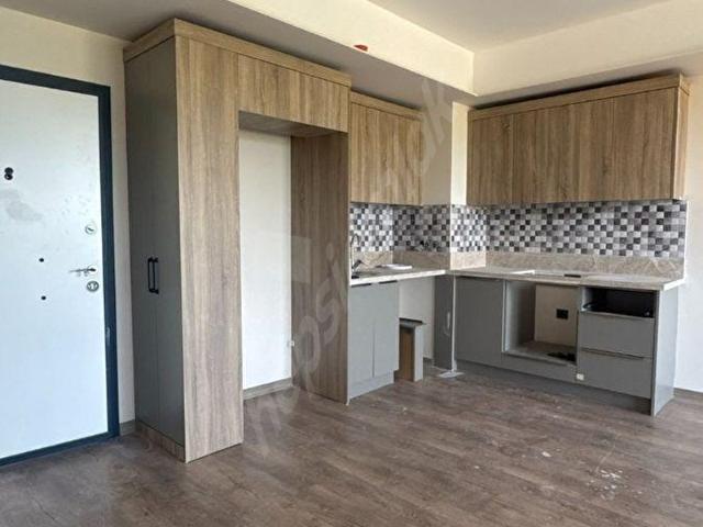 MERSİN TÖMÜK'TE SİTE İÇERİSİNDE 2+1 SATILIK DAİRE 90 m ANA YOLA
